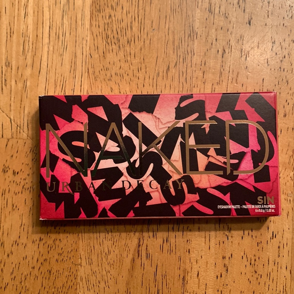Urban Decay eyeshadow palette